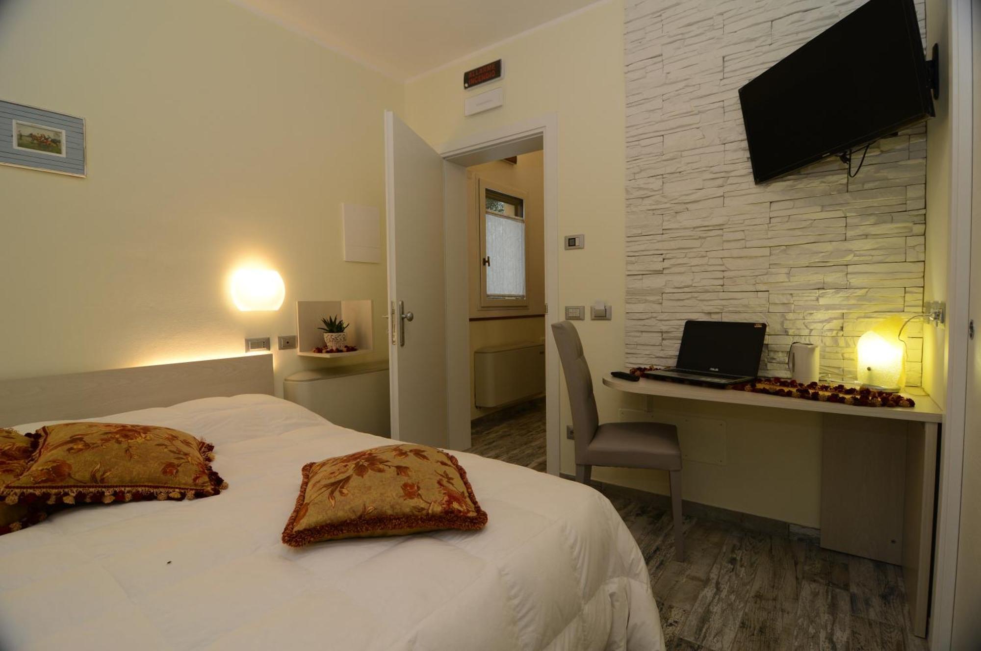 Pidkova Hotel Modena Ngoại thất bức ảnh