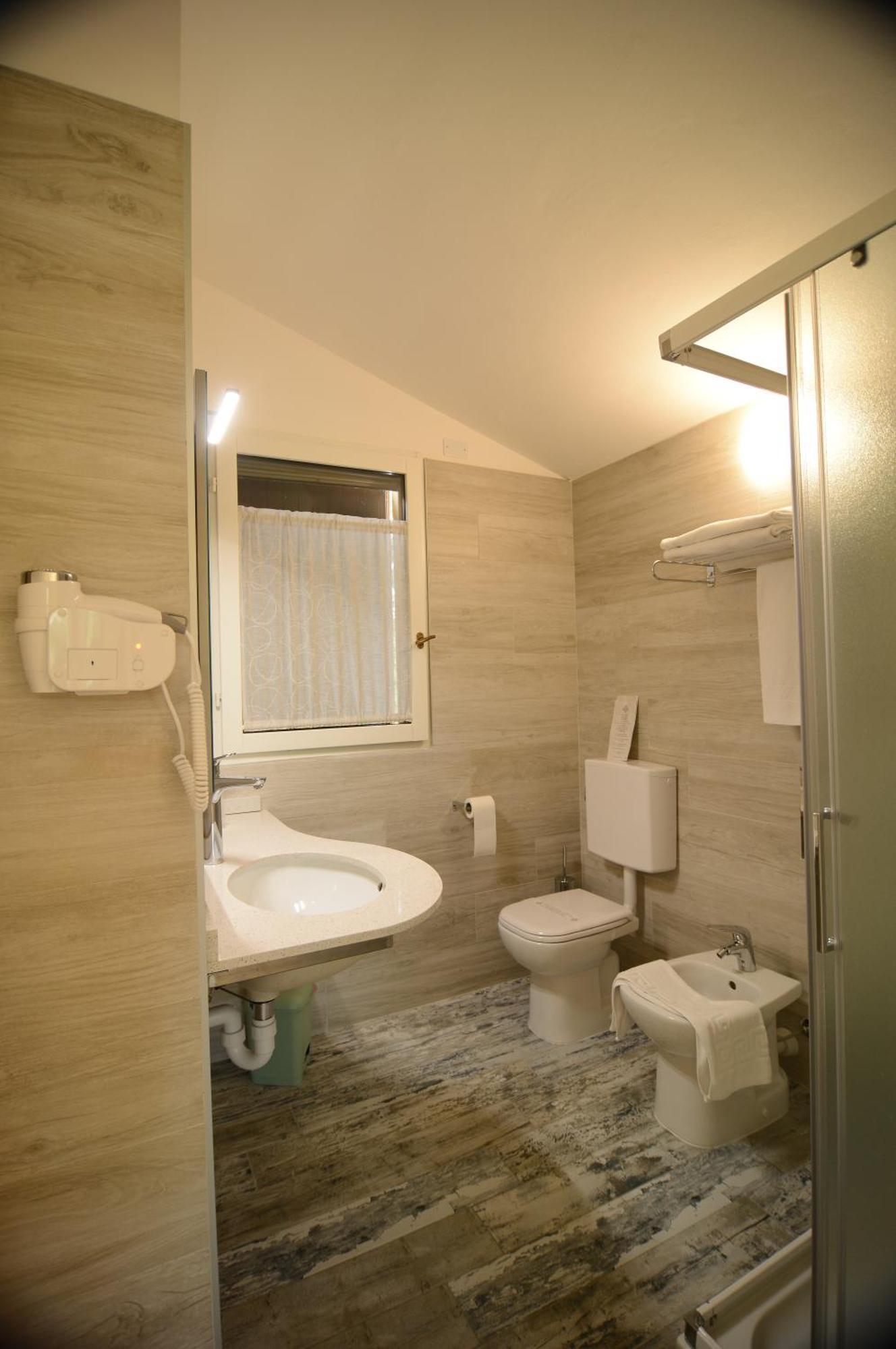 Pidkova Hotel Modena Ngoại thất bức ảnh