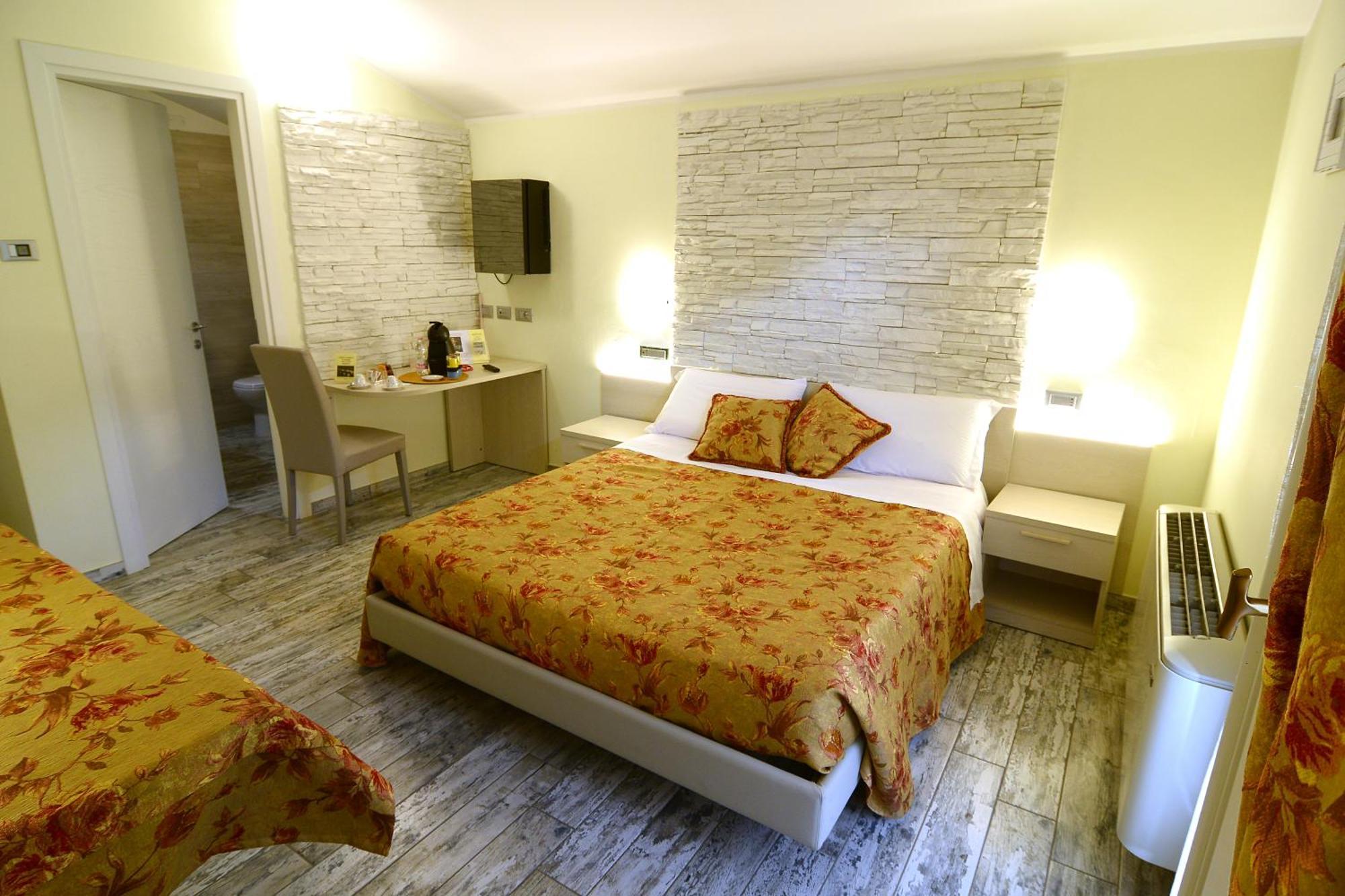 Pidkova Hotel Modena Ngoại thất bức ảnh
