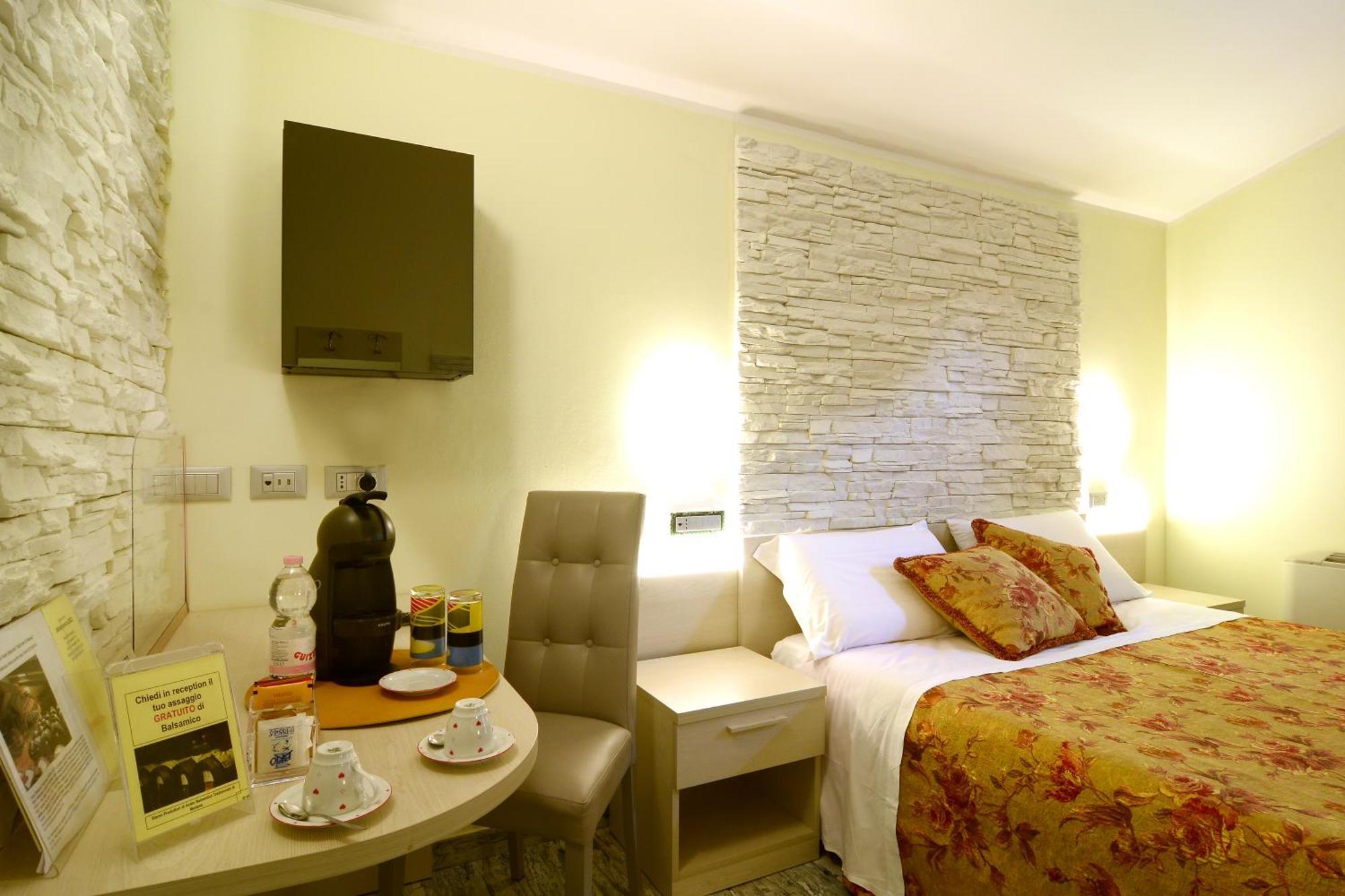 Pidkova Hotel Modena Ngoại thất bức ảnh